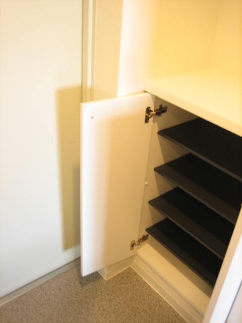 トレセリア大和田 下駄箱