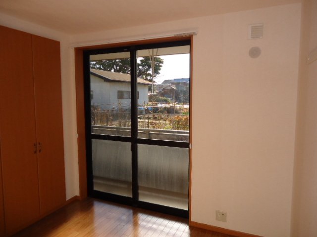 グレイスヴィラ湘南101号室 洋室・窓側