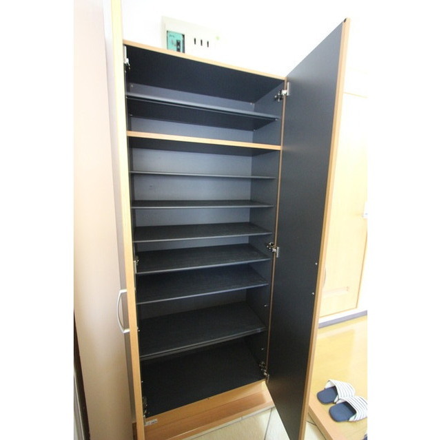 ヴィレッジ高浜台302号室 大型靴箱