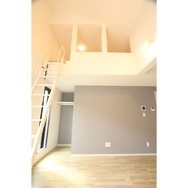 アメニティーハウス204号室 LDK上部ﾛﾌﾄ