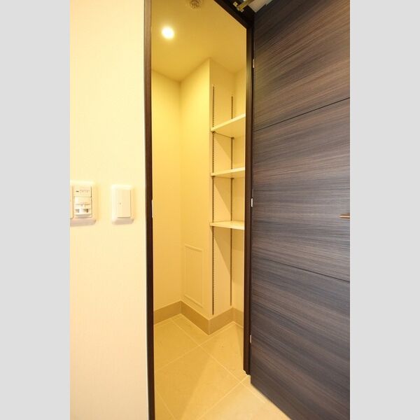 プラウド浦和別所 納戸