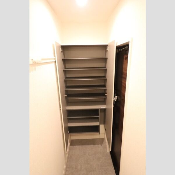 メゾンドシェリール102号室 シューズボック