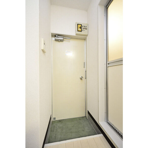 ビラメゾン国立0103号室 玄関