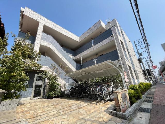 ウィズダム 外観写真（昼）