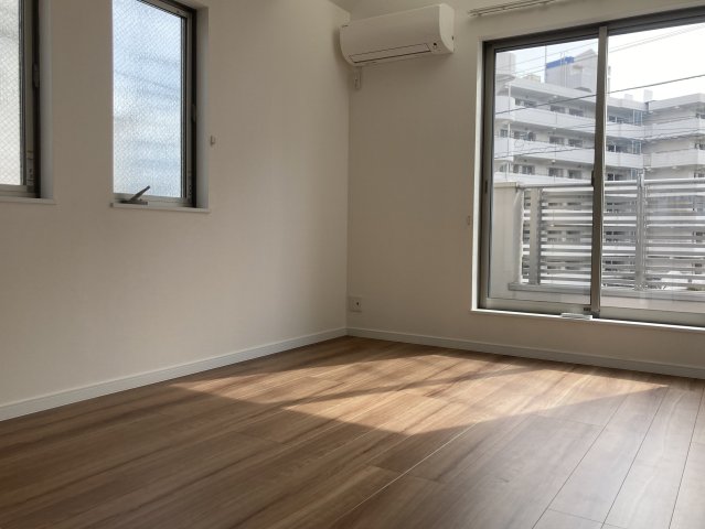 西寺尾二丁目戸建て0001号室 洋室１　※現況優先