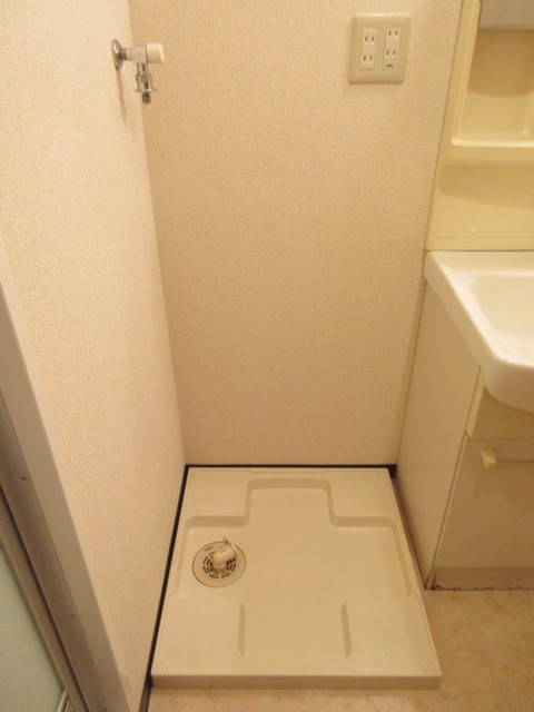 ハローハイツＡ 室内洗濯機置場　※現況優先