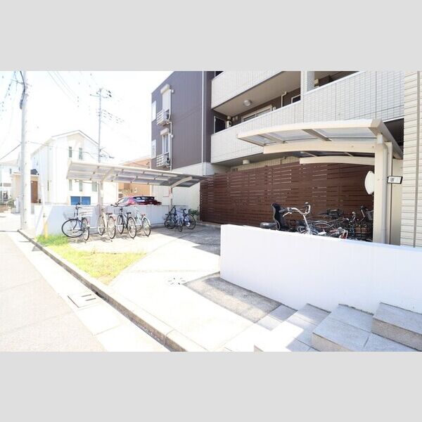 リシェス　Ⅰ103号室 駐輪場