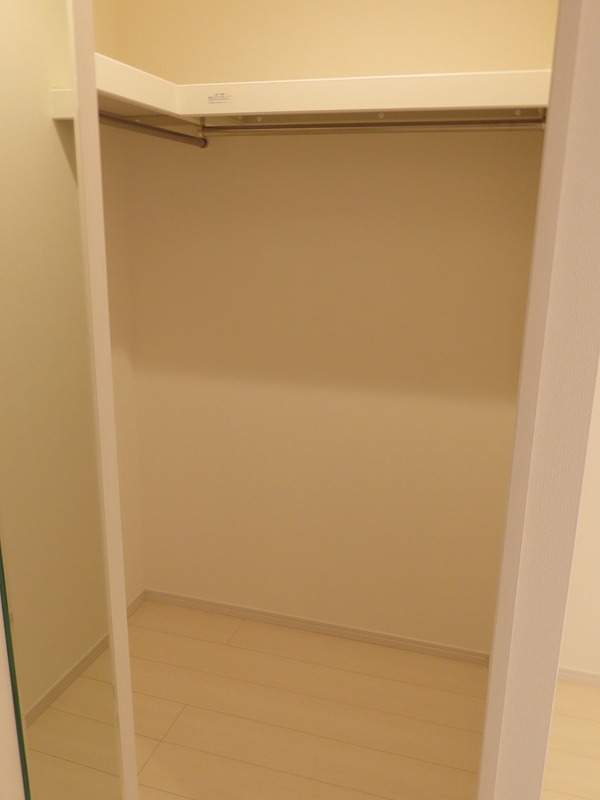 リブリ・June KALUNASIA1階 収納