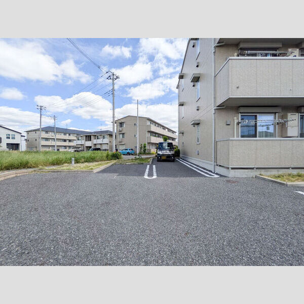 レイクガーデン203号室 駐車場