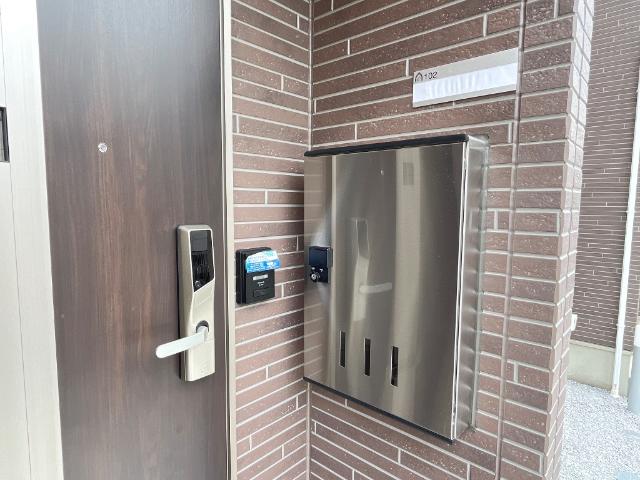 ベッシア・ノーブル102号室 宅配ＢＯＸ