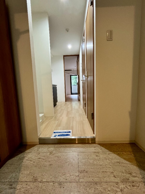 ＬＯＣ’Ｓ　ＹＯＫＯＤＡＩ1階 玄関