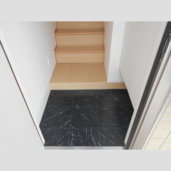 プランドール　A 玄関