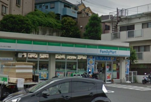 KAINOS弘明寺105号室 【コンビニエンスストア】ファミリーマート六ッ川2丁目店まで387ｍ