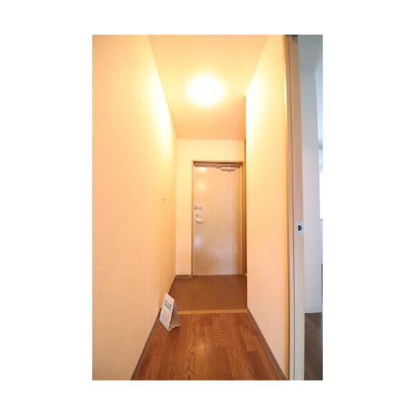 シャトーイノハナ404号室 玄関