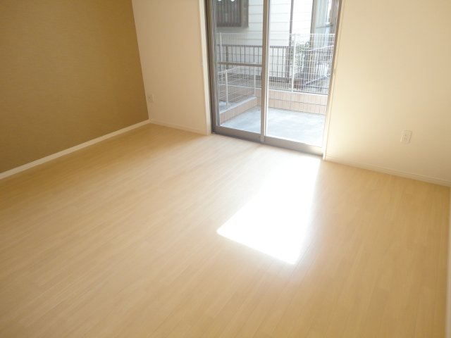 ＢＥＬＬ　ＧＲＡＣＥ（ベル　グラース） 洋室(１０帖)