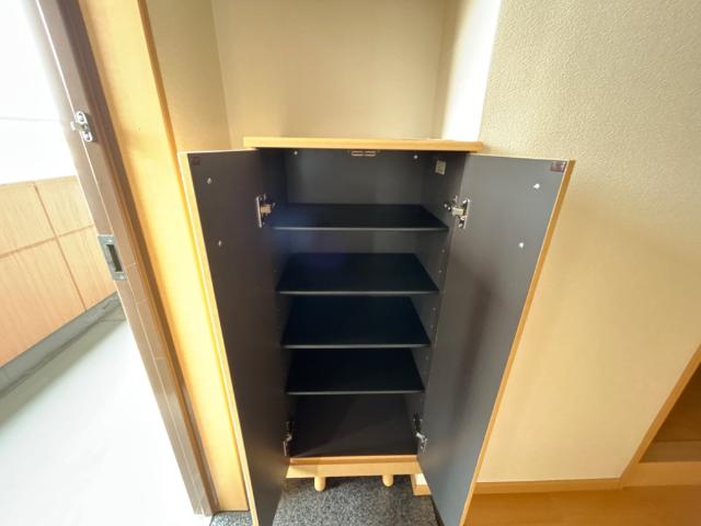 ペティハウス弐番館302号室 下駄箱