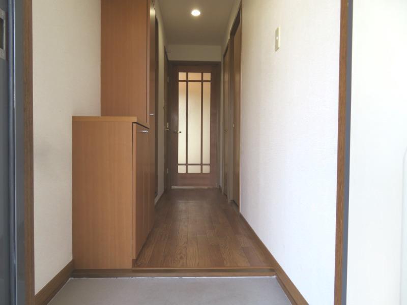 メゾンアンソレイエ 玄関