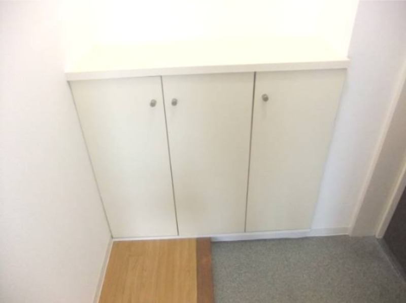 ティンバー小林 玄関