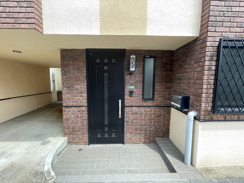 世田谷区北沢 戸建 エントランス