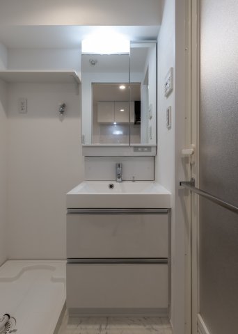 SYNEX YOKOHAMA-AOKICHO402号室 ※同タイプ参考写真です（カラータイプが異なる場合がございます）