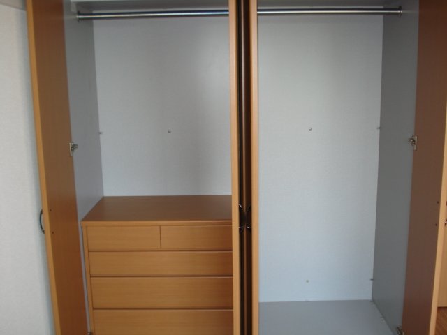 ポスト・マローネ00503号室 クローゼット