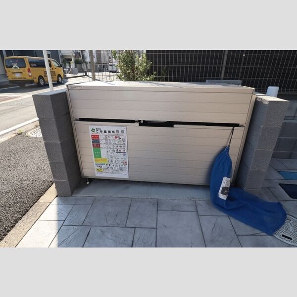 D-ROOM　YATSU201号室 入居者様専用ゴミストッカー
