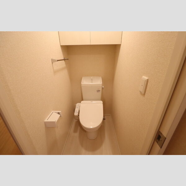 リビングタウン春日201号室 温水洗浄暖房便座