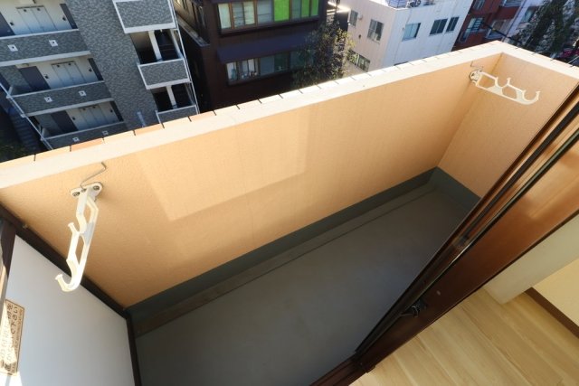 シティパレス中野野方6階 バルコニー