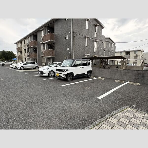 グレイスコートB棟 駐車場