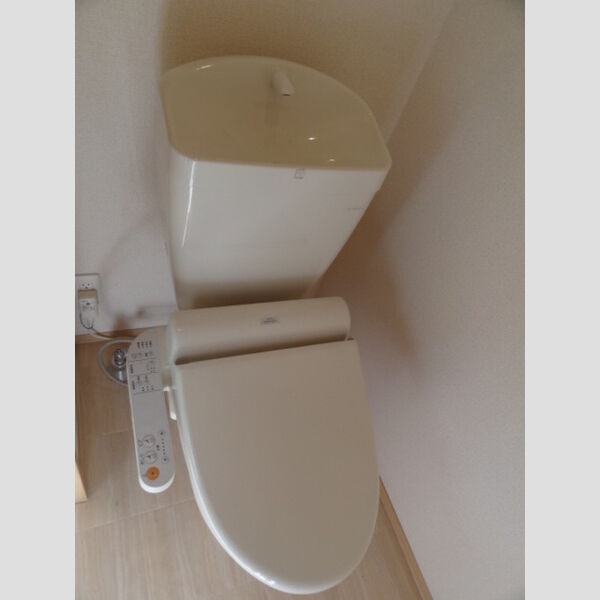 フロース102号室 温水洗浄便座