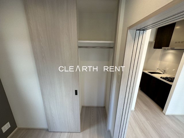 コンシェリア神楽坂 ＣＲＯＳＳＩＡ4階 ◆ハンガーパイプ付き収納クローゼット◆