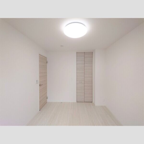 パーシモン グレイス102号室 洋室6帖(別角度)