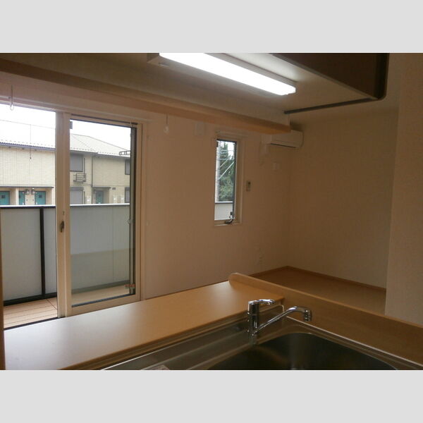 ラッキーベル　C102号室 リビング