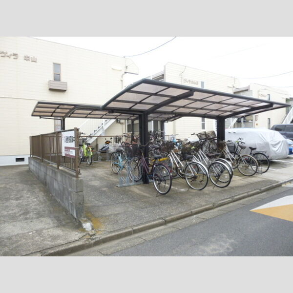 ヴィラ中山　B棟 駐輪場