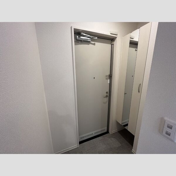 アトレ　D201号室 玄関