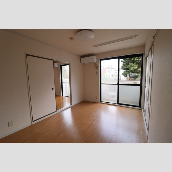 セジュール梨花 (南側)洋室6帖　照明付き