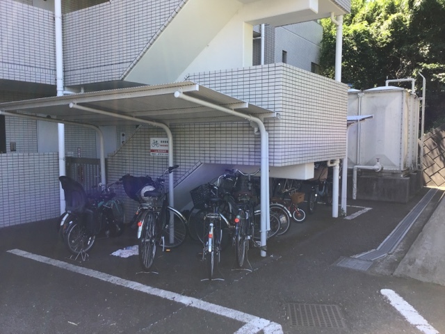 ヒルサイドテラス東寺尾0205号室 駐輪場　※実際の使用状況とは異なります(現況優先)