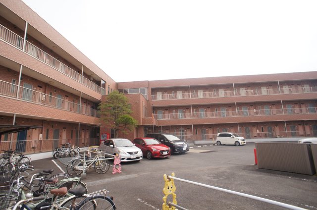 コーポニッコー 駐車場