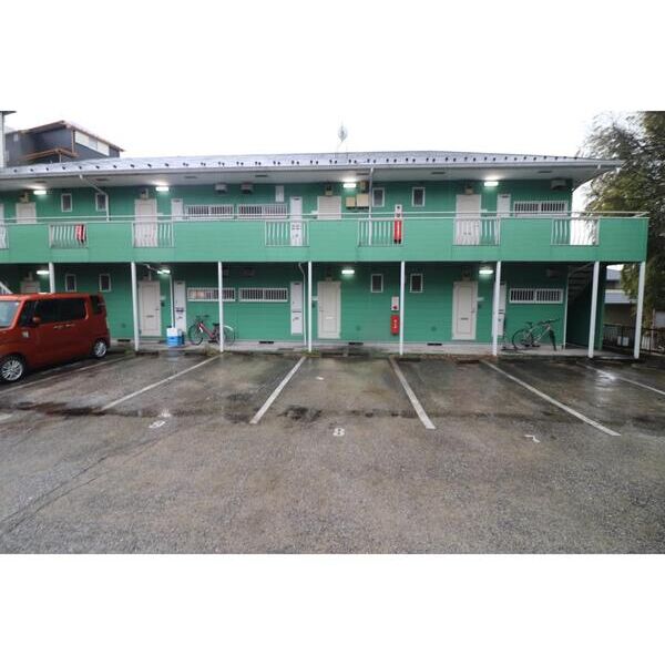 エステートピアマルイI202号室 駐車場