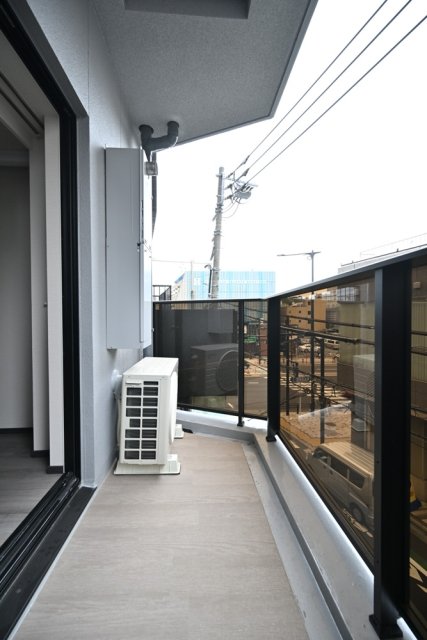 ＧＲＡＮＳＩＴＥ　ＮＡＫＡＭＥＧＵＲＯ3階 バルコニー