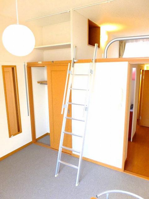 レオパレスホークヒルズⅡ208号室 内観