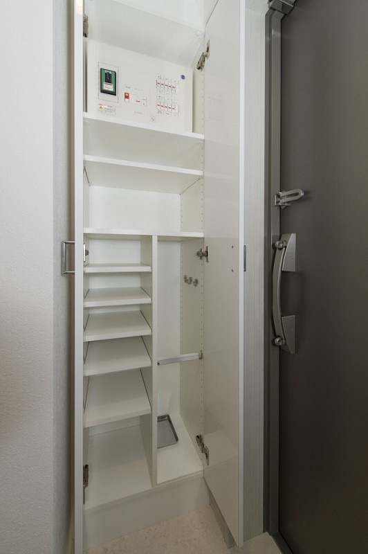 レジディア新宿イーストⅢ8階 玄関