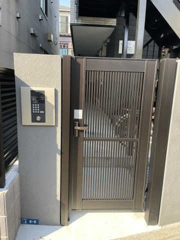 アルム104号室 エントランス