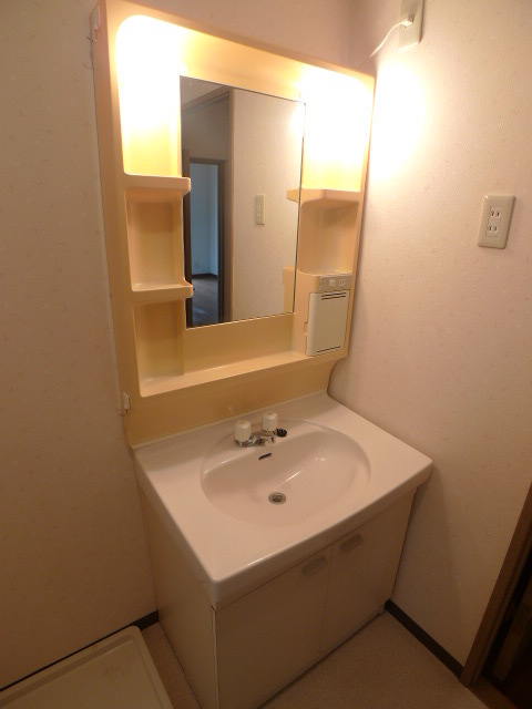 グランシャリオ誠治館0208号室 こちらの写真は同タイプの別の部屋の写真となります。