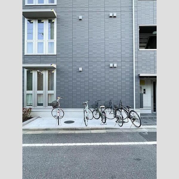 ラリュール中村南 駐輪場