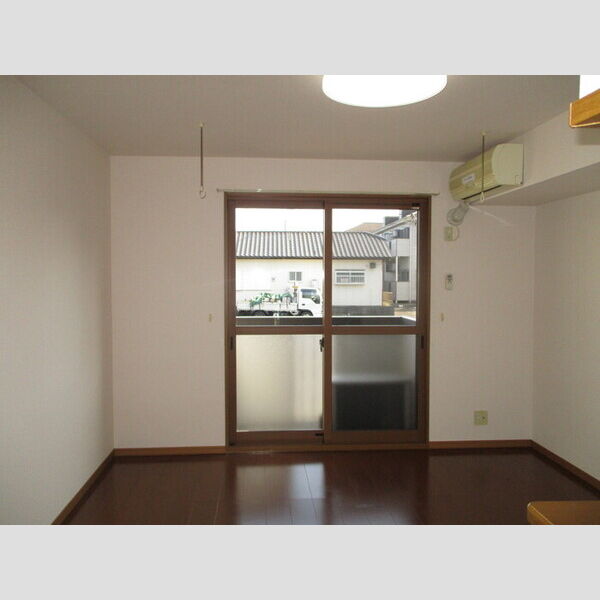 ヴィラ パーチェ102号室 居室