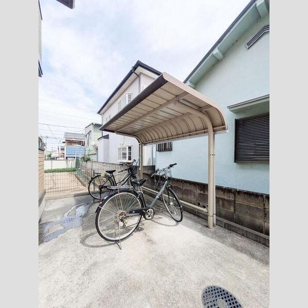 ヴィラ多摩 駐輪場