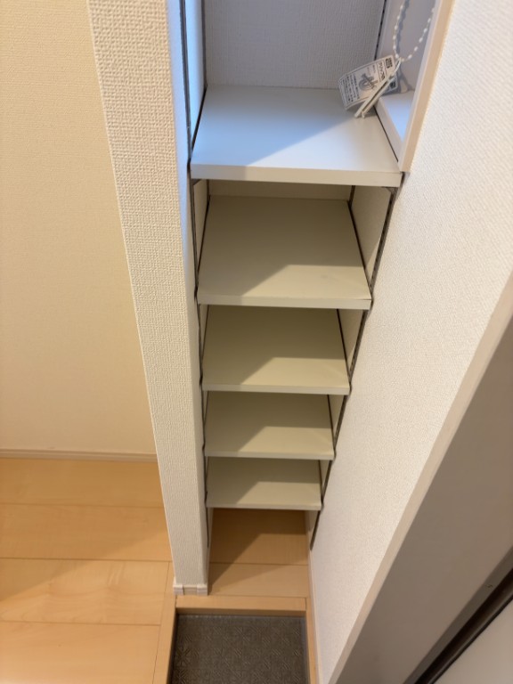 コンフォートレジデンス西新井301号室 収納