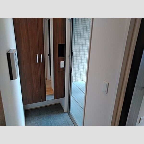 プラシード 玄関