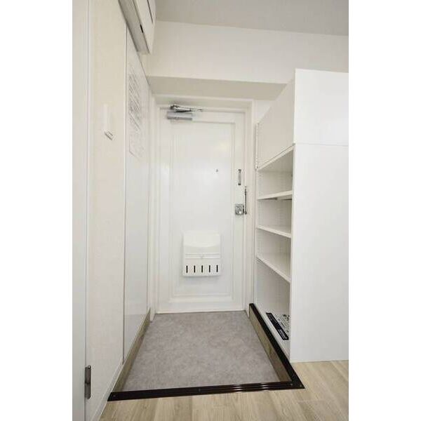 三軒茶屋マンション0101号室 玄関